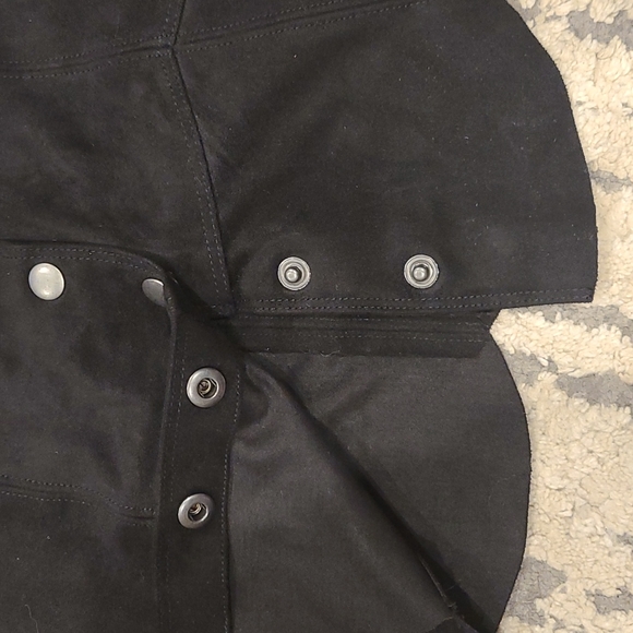 American Eagle Black Faux Suede button up scalloped Mini Skirt - Picture 3 of 6